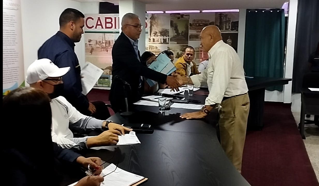 Imagen de la noticia: Municipio Cabimas: Director de la Alcaldía de Cabimas entrega al Concejo Municipal Proyecto de Presupuesto año fiscal 2024