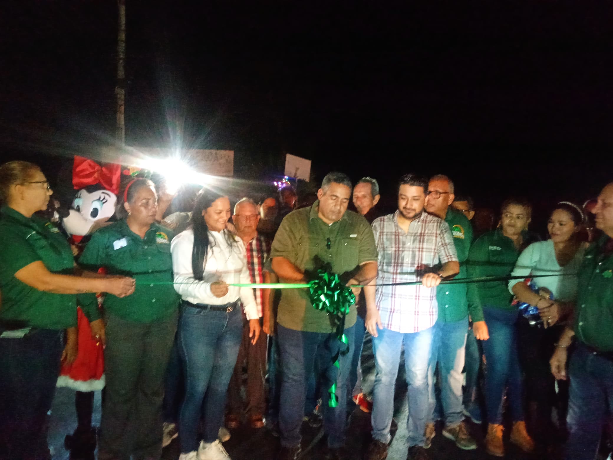 Imagen de la noticia: Municipio Valmore Rodríguez: Alcalde Ziccardi entrega nueva obra consolidada a su comunidad