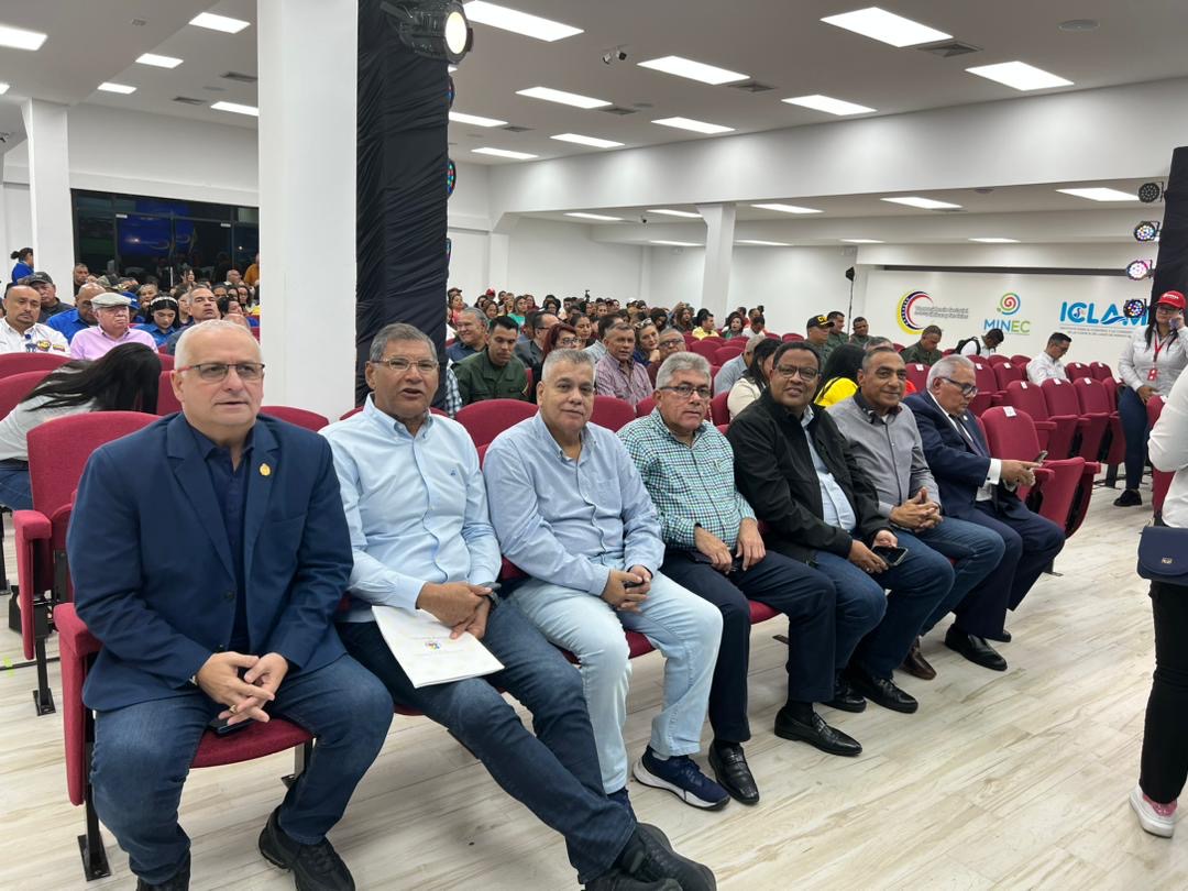 Imagen de la noticia: Municipio Santa Rita: Alcalde Alenis Guerrero presente en reinauguración de Sede del Iclam
