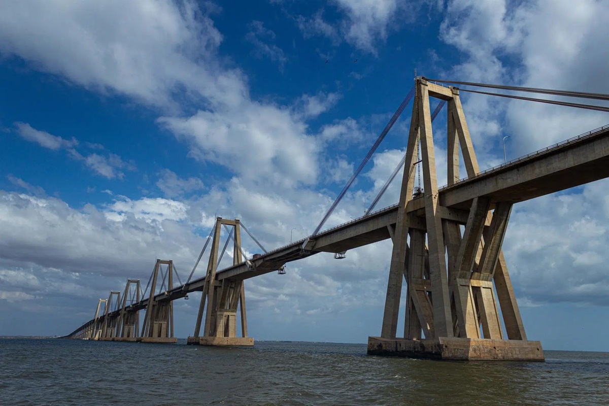 Imagen de la noticia: Corpoelec sustituyó 300 bombillos en el puente sobre el Lago de Maracaibo