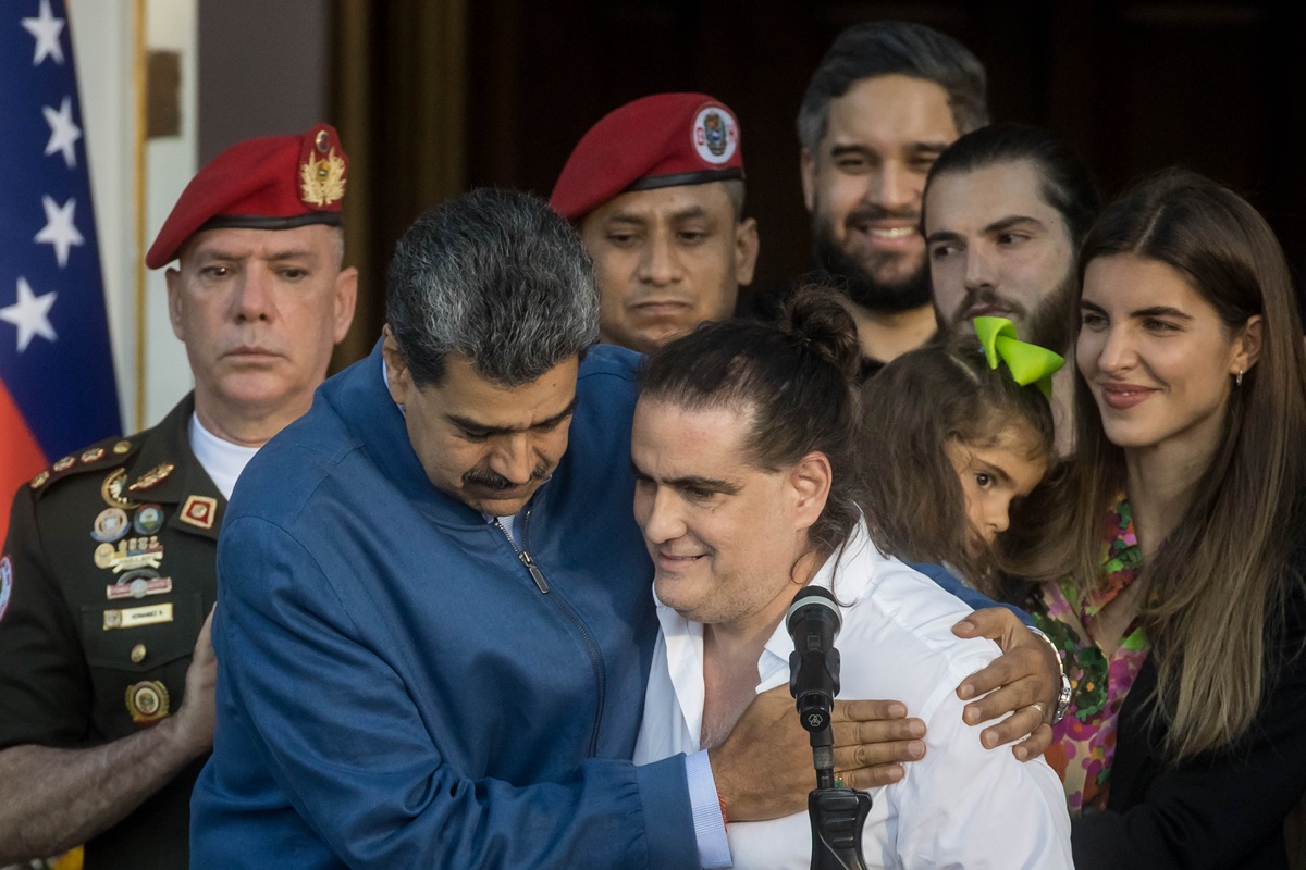 Imagen de la noticia: Nicolás Maduro aseguró que Alex Saab no es su testaferro y dijo que jamás ha tenido uno