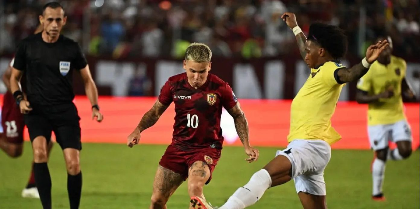 Imagen de la noticia: La FIFA multó a la Vinotinto por incidentes en partido contra Ecuador