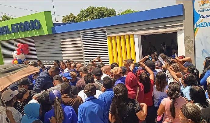 Imagen de la noticia: Municipio Cabimas: Alcalde Nabil Maalouf y gobernador Manuel Rosales inauguran Ambulatorio Punto Fijo I