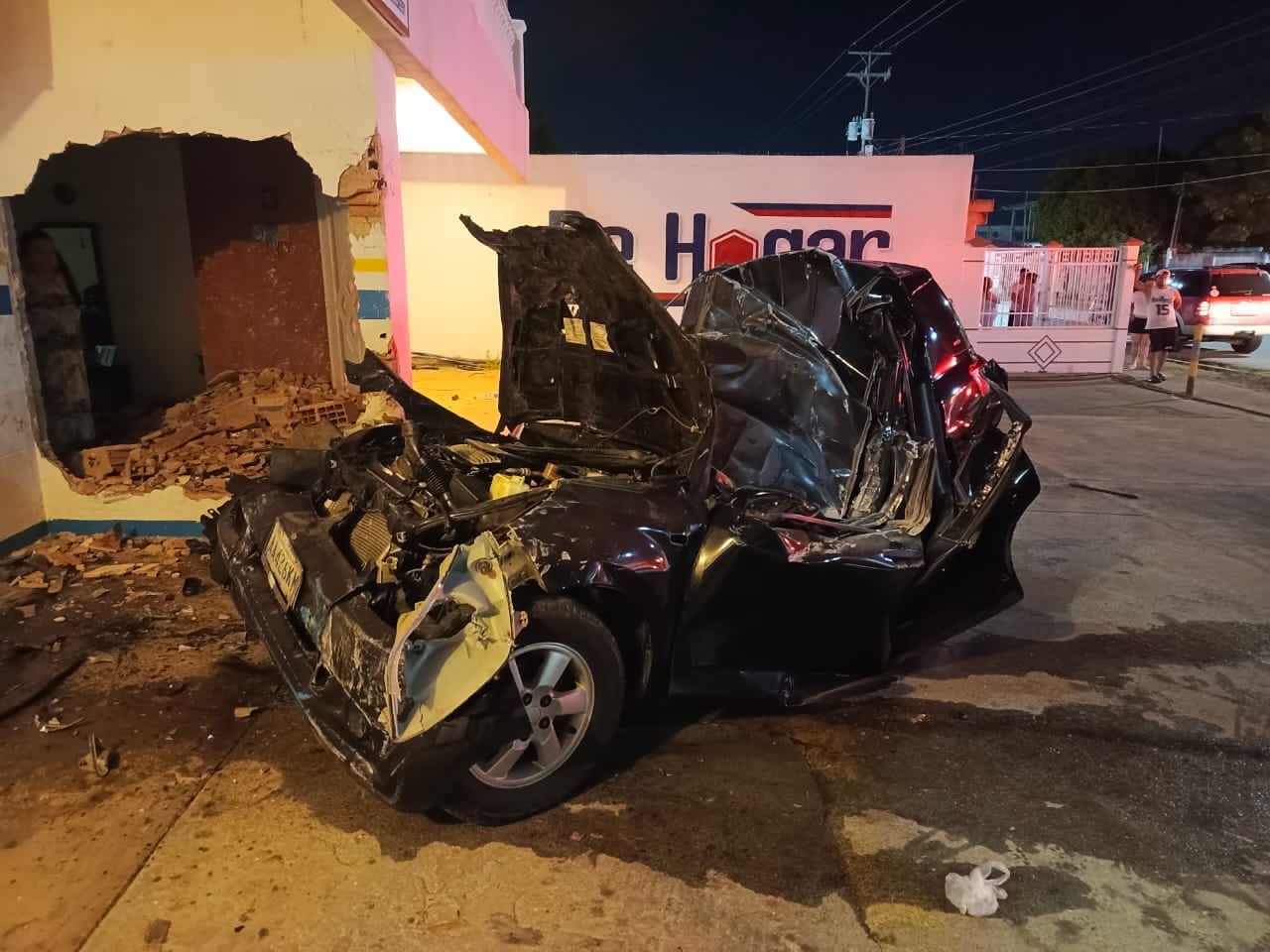 Imagen de la noticia: Municipio Cabimas: Un muerto trás volcamiento de vehículo en la Avenida Andrés Bello