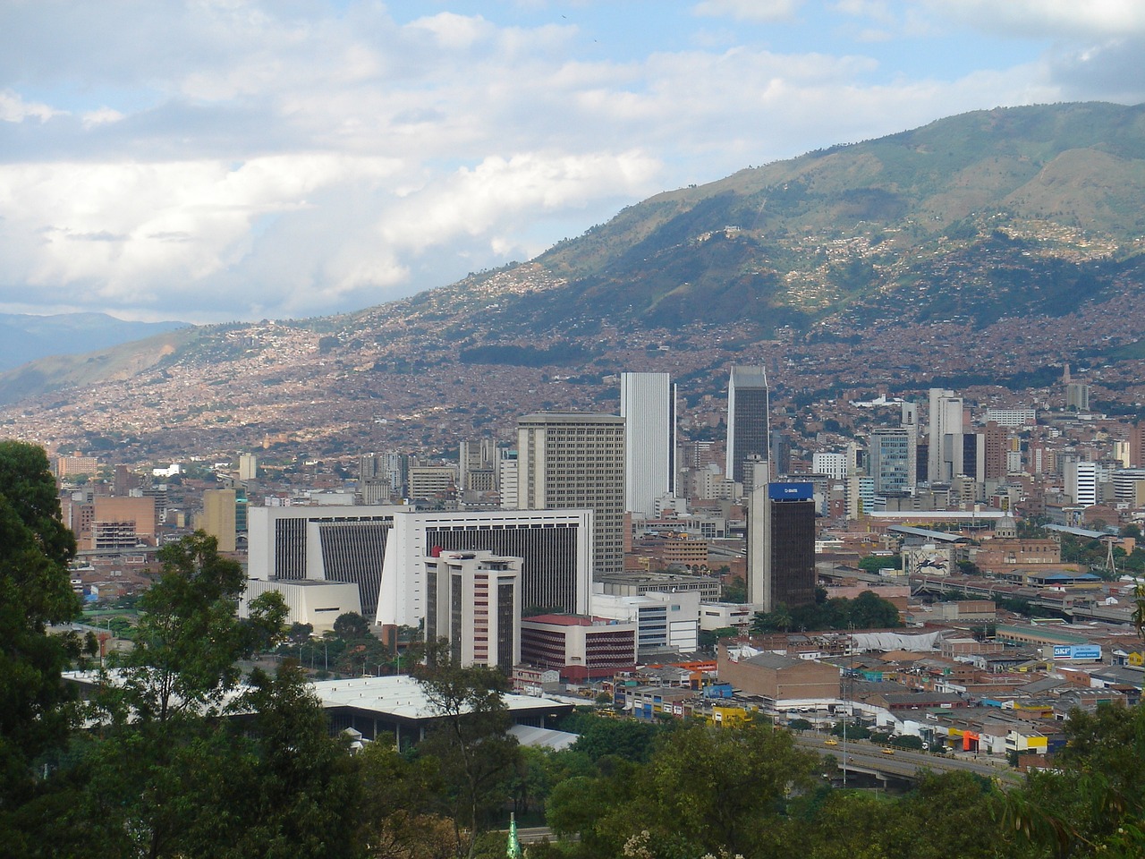 Imagen de la noticia: 82% de los migrantes venezolanos que vive en Medellín tiene intención de quedarse en Colombia