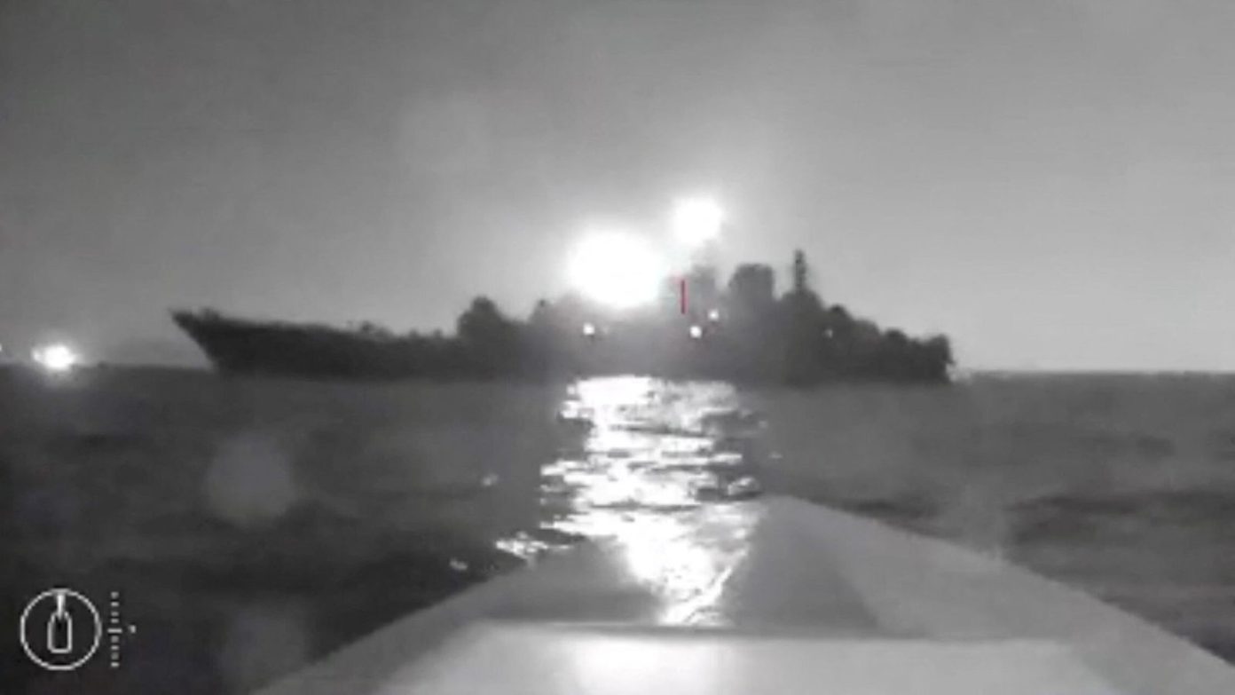 Imagen de la noticia: Ucrania destruyó un buque ruso de asalto anfibio en el mar Negro