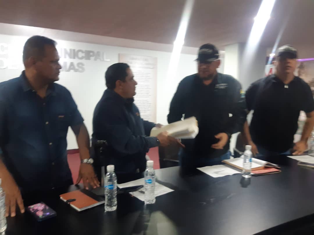 Imagen de la noticia: Municipio Cabimas: Concejo Municipal entrega a SATRICA nuevo paquete de ordenanzas que regirá en materia tributaria