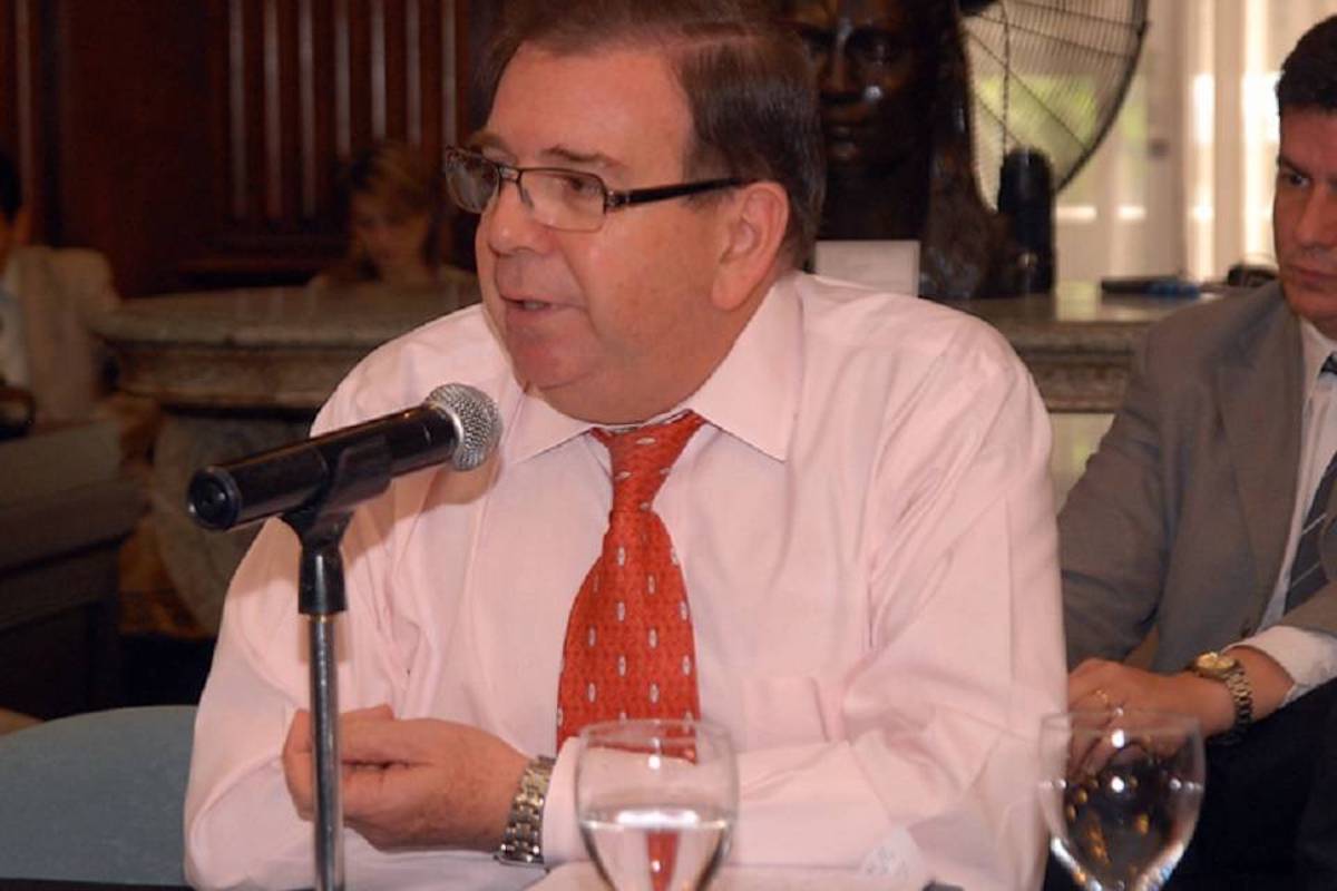 Imagen de la noticia: Edmundo González Urrutia es el nuevo candidato de la Plataforma Unitaria