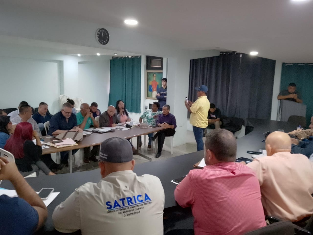 Imagen de la noticia: Muñiz Cabimas: Realizan mesa de trabajo entre el Concejo Municipal, SATRICA y el sector comercial