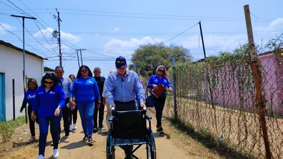 Imagen de la noticia: Municipio Cabimas: Alcalde Nabil Maalouf benefició a 25 personas con entrega de sillas de ruedas durante el mes de abril