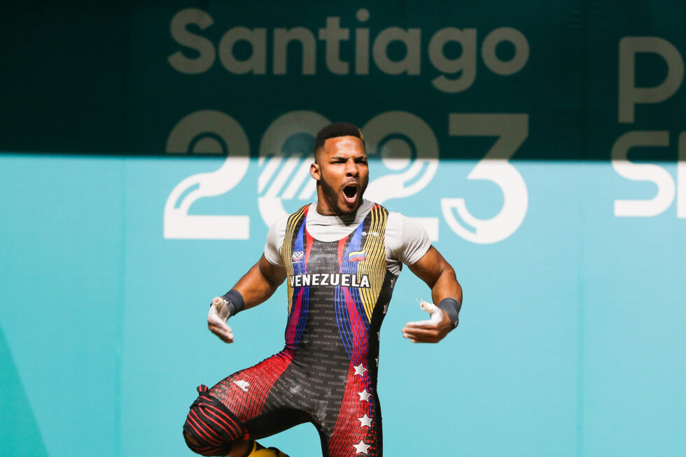 Imagen de la noticia: Julio Mayora clasificó para los Juegos Olímpicos de París El pesista logró levantamiento de 188