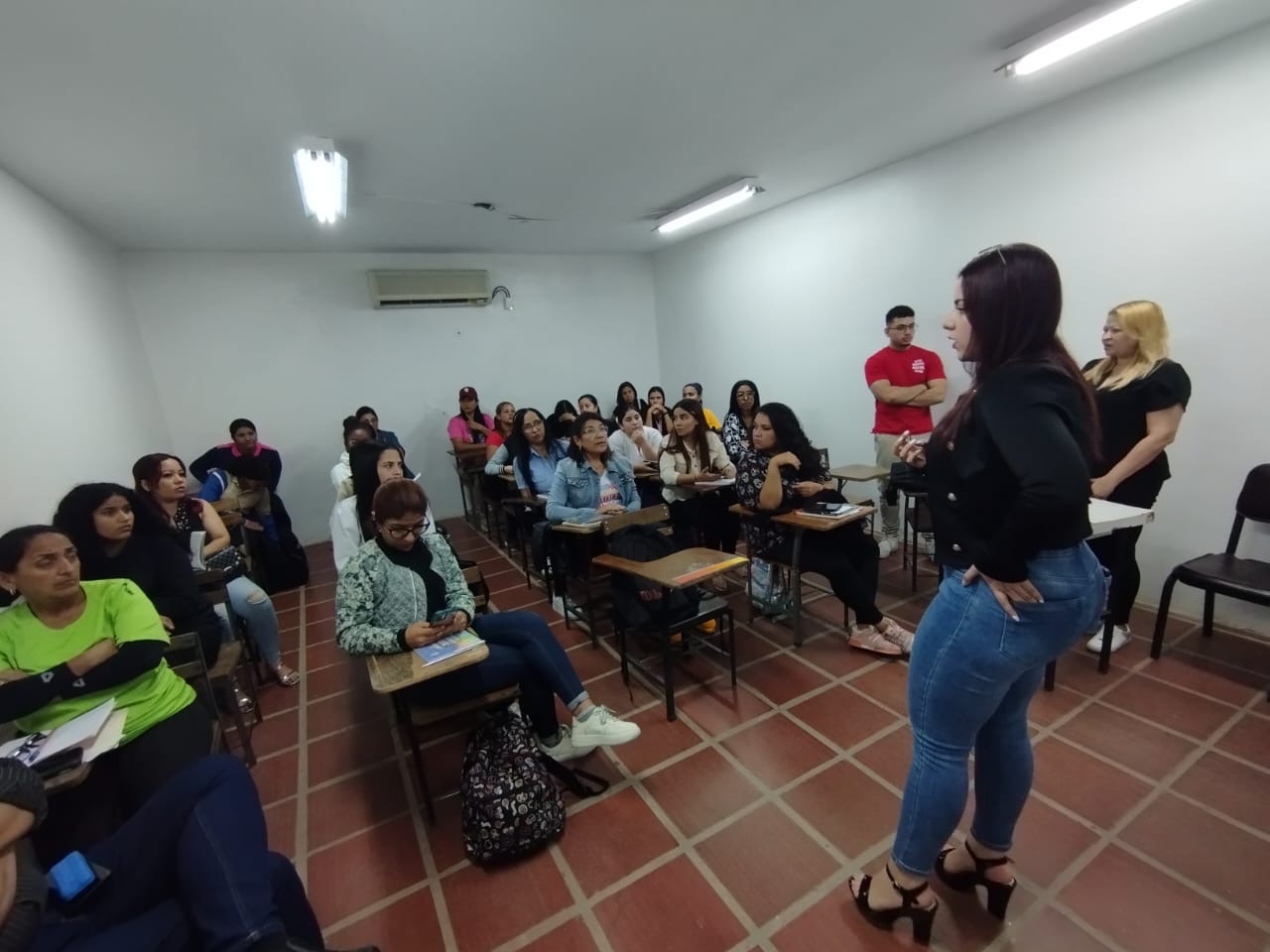 Imagen de la noticia: Municipio Cabimas: IMMUJER continúa realizando talleres sobre la violencia de género