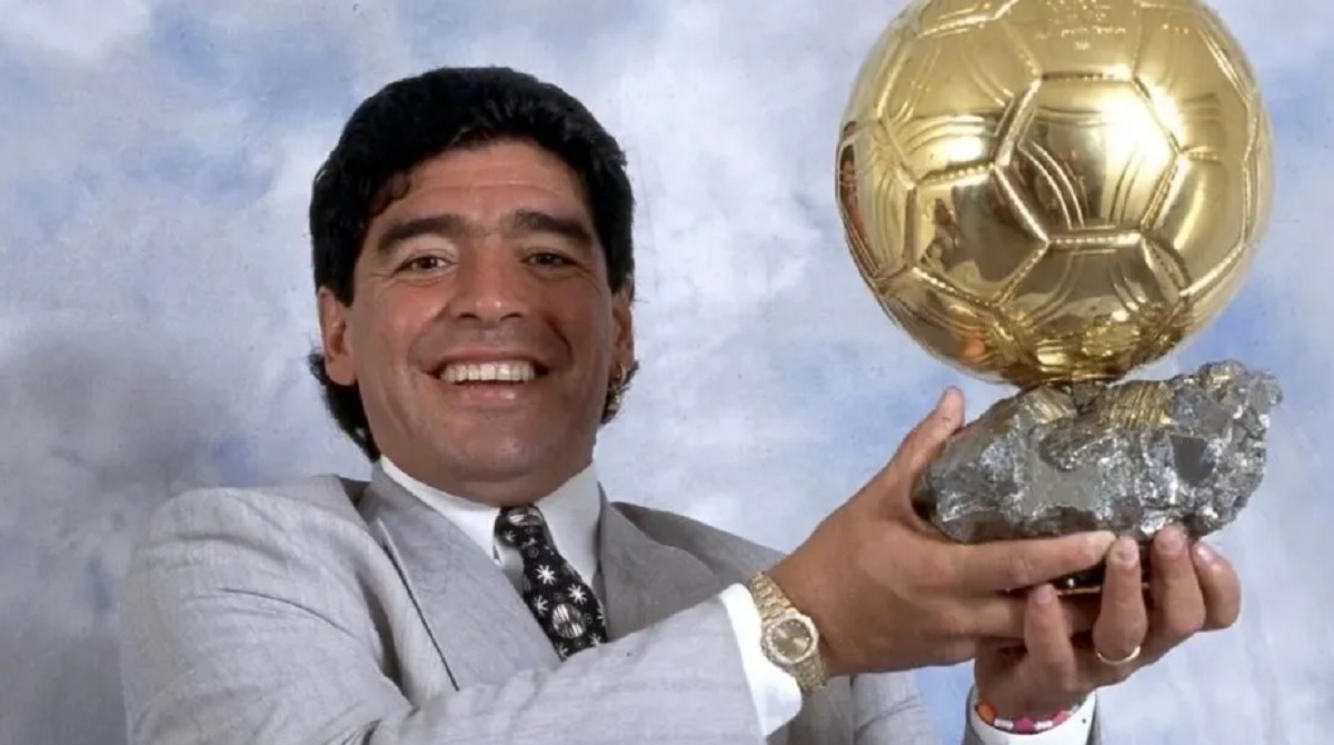 Imagen de la noticia: Subastarán el Balón de Oro de Maradona desaparecido durante 30 años