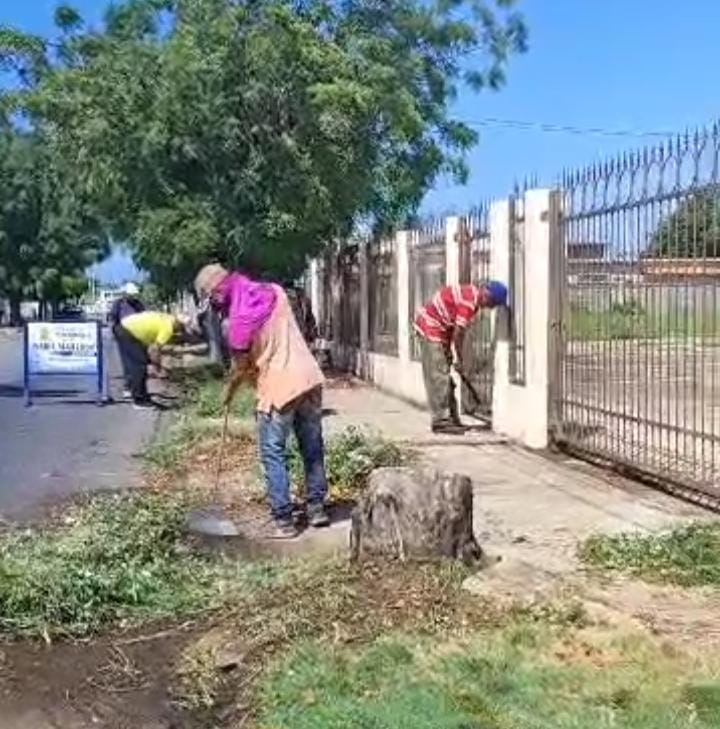 Imagen de la noticia: Municipio Cabimas: Alcalde despliega más de 500 hombres y mujeres en jornadas de limpieza y desmalezado en la Ciudad